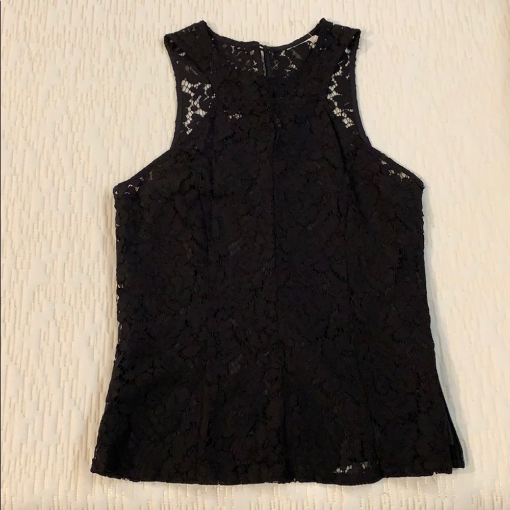Lace tank top with zipper on the side